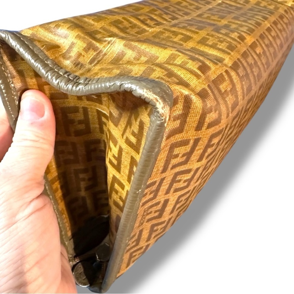 ✨ Authentic Fendi Zucca FF Monogram Clutch Pouch ✨ - Picture 8 of 13